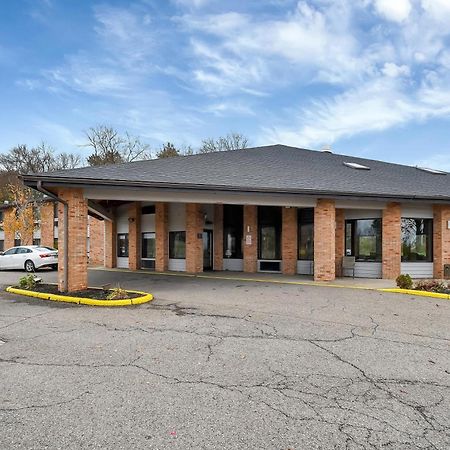 Baymont By Wyndham Zanesville Bagian luar foto