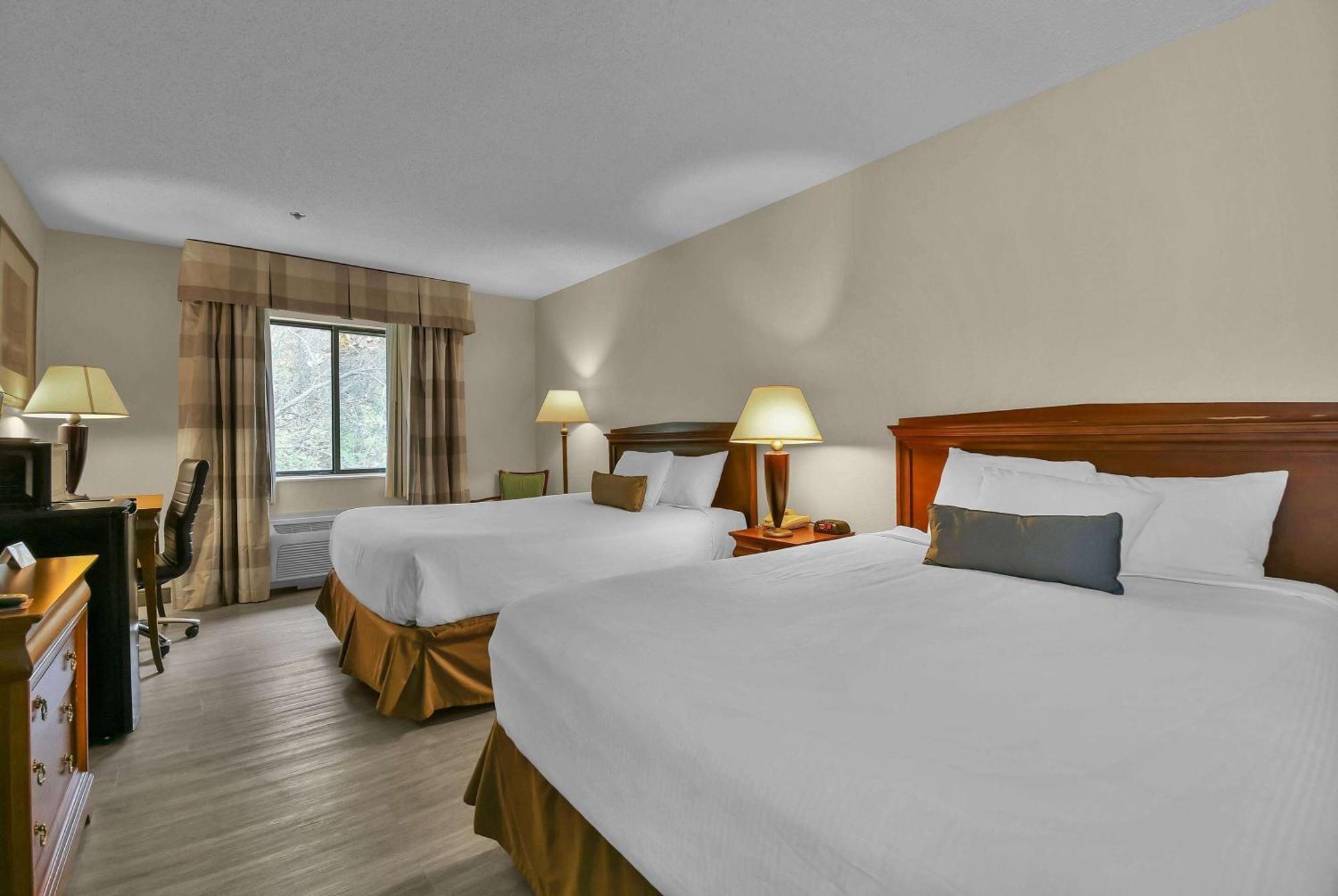 Baymont By Wyndham Zanesville Bagian luar foto